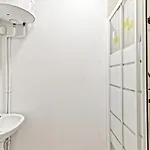 Situé Dans Le 11ème Arrondissement Parigi